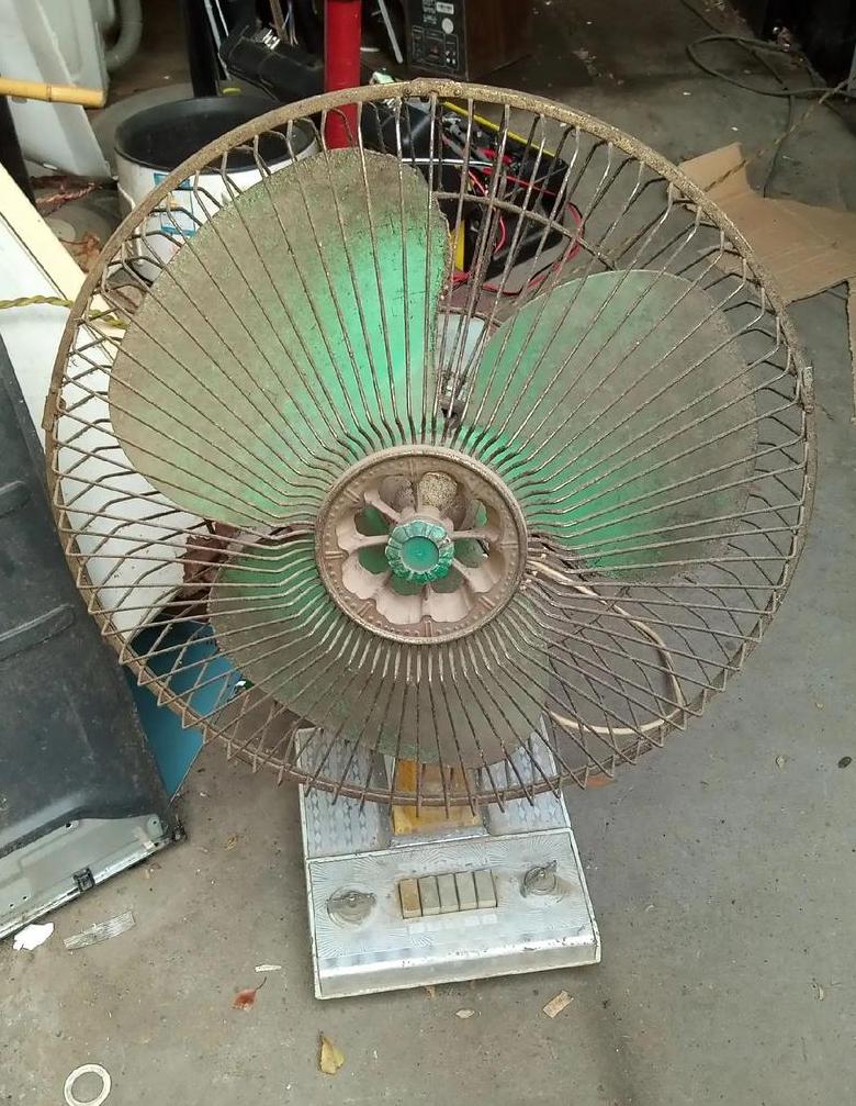 电风扇嗡嗡响原因及解决方法