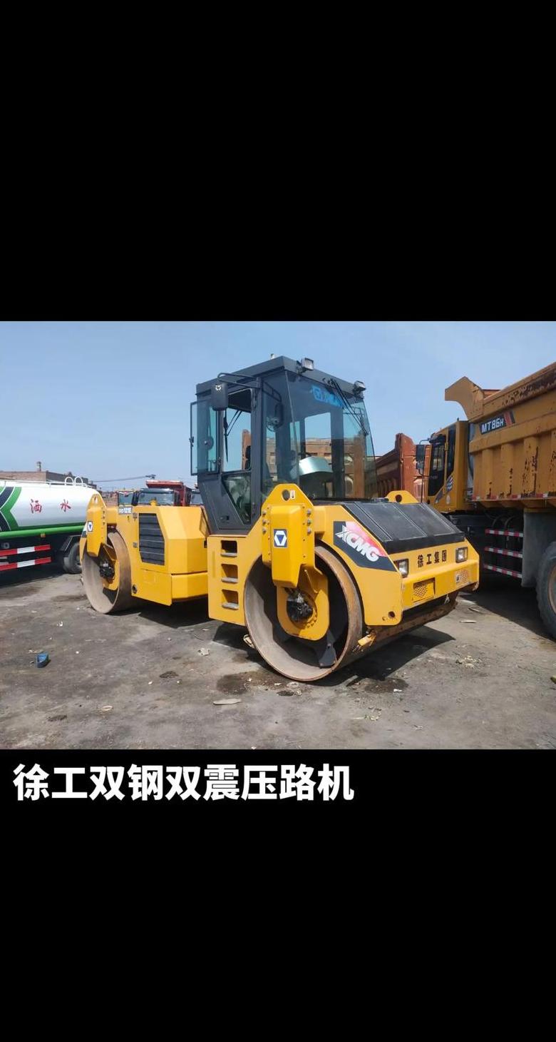 压路机分类解析：轮胎与钢轮压路机特点及区别