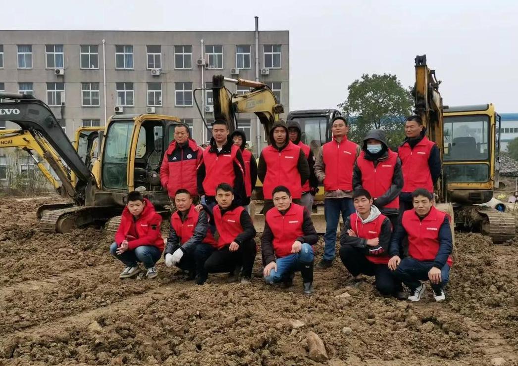 桐柏县铲车驾驶学校推荐及六盘水市叉车驾照培训资讯
