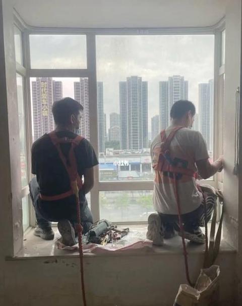 高层阳台护栏拆除：违法与法律解析