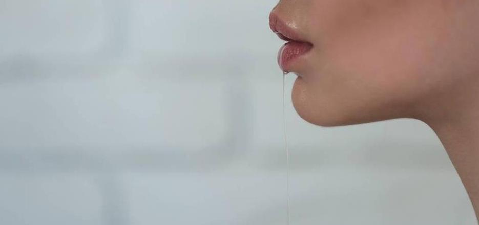 揭秘流口水原因及应对策略