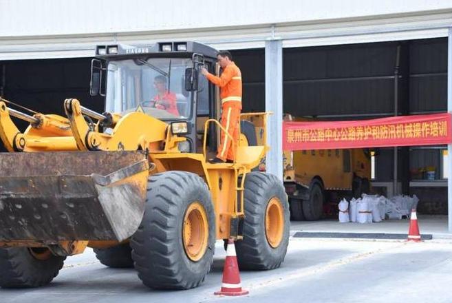 郑州装载机培训：实操技能提升，就业前景广阔