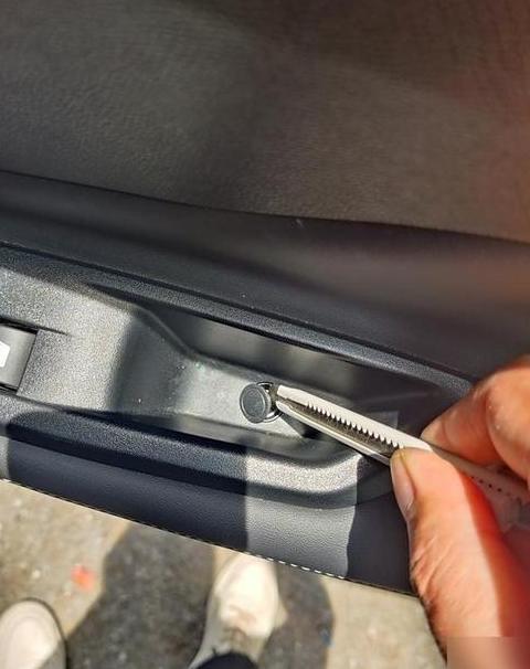 斯柯达明锐气门室盖垫片更换步骤详解