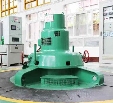 2米落差、1立方每秒流量，小型水力发电机安装与输出功率解析