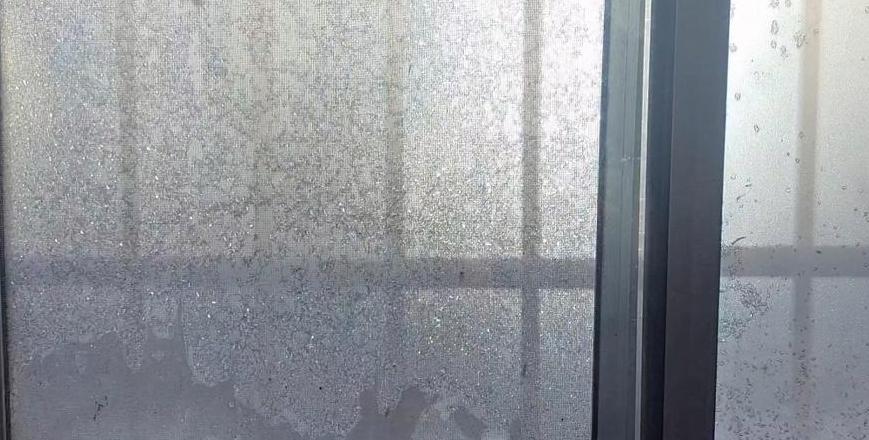 冬季断桥铝窗户为何出现水雾和冰花？