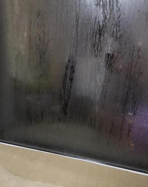 供暖后玻璃起雾原因及解决办法