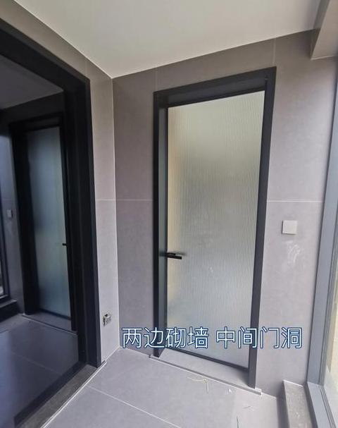 阳台玻璃夹层清洁指南：如何彻底去除污渍